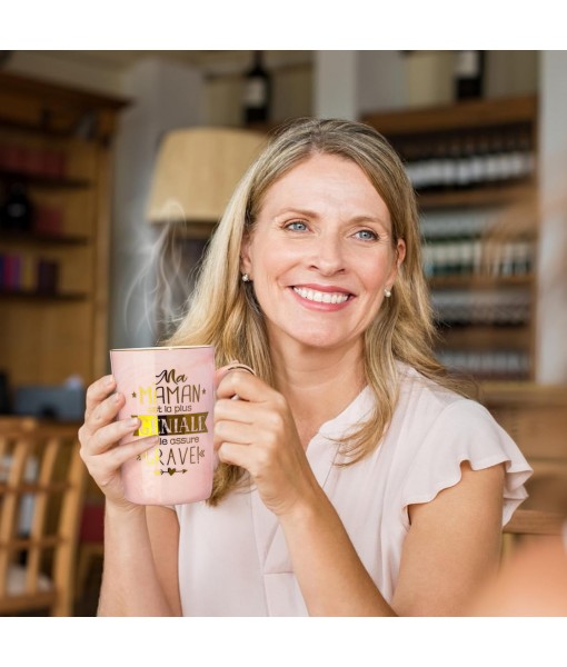 Mom Christmas Birthday Gift - My Mom Is the Most Awesome - Coffee Mug with Gold Inscription, Gift Box Idea for Mom, 400ml Ceramic Mother Mug, Lid, Spoon, Greeting Card